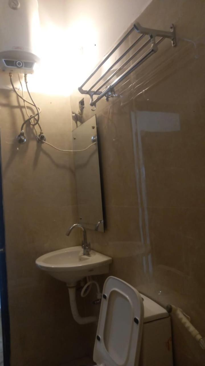 Hotel The First By Goyal Hotelie Agra  Zewnętrze zdjęcie
