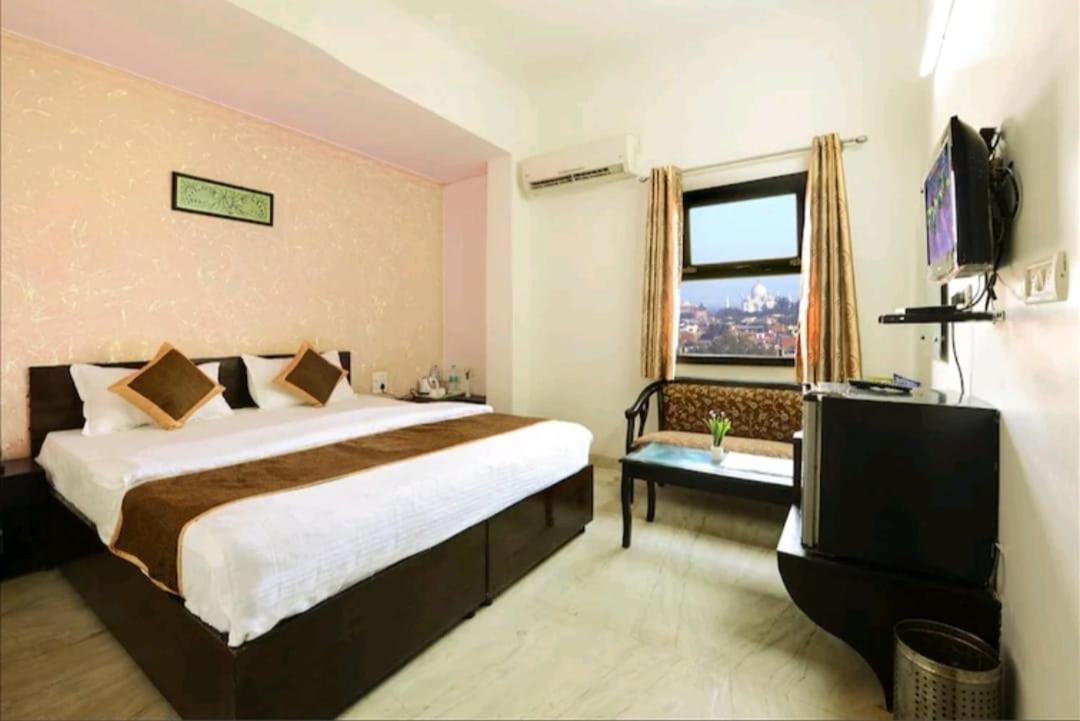 Hotel The First By Goyal Hotelie Agra  Zewnętrze zdjęcie