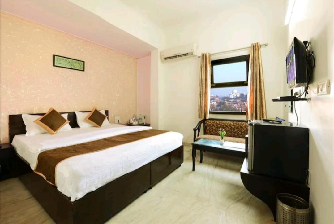 Hotel The First By Goyal Hotelie Agra  Zewnętrze zdjęcie