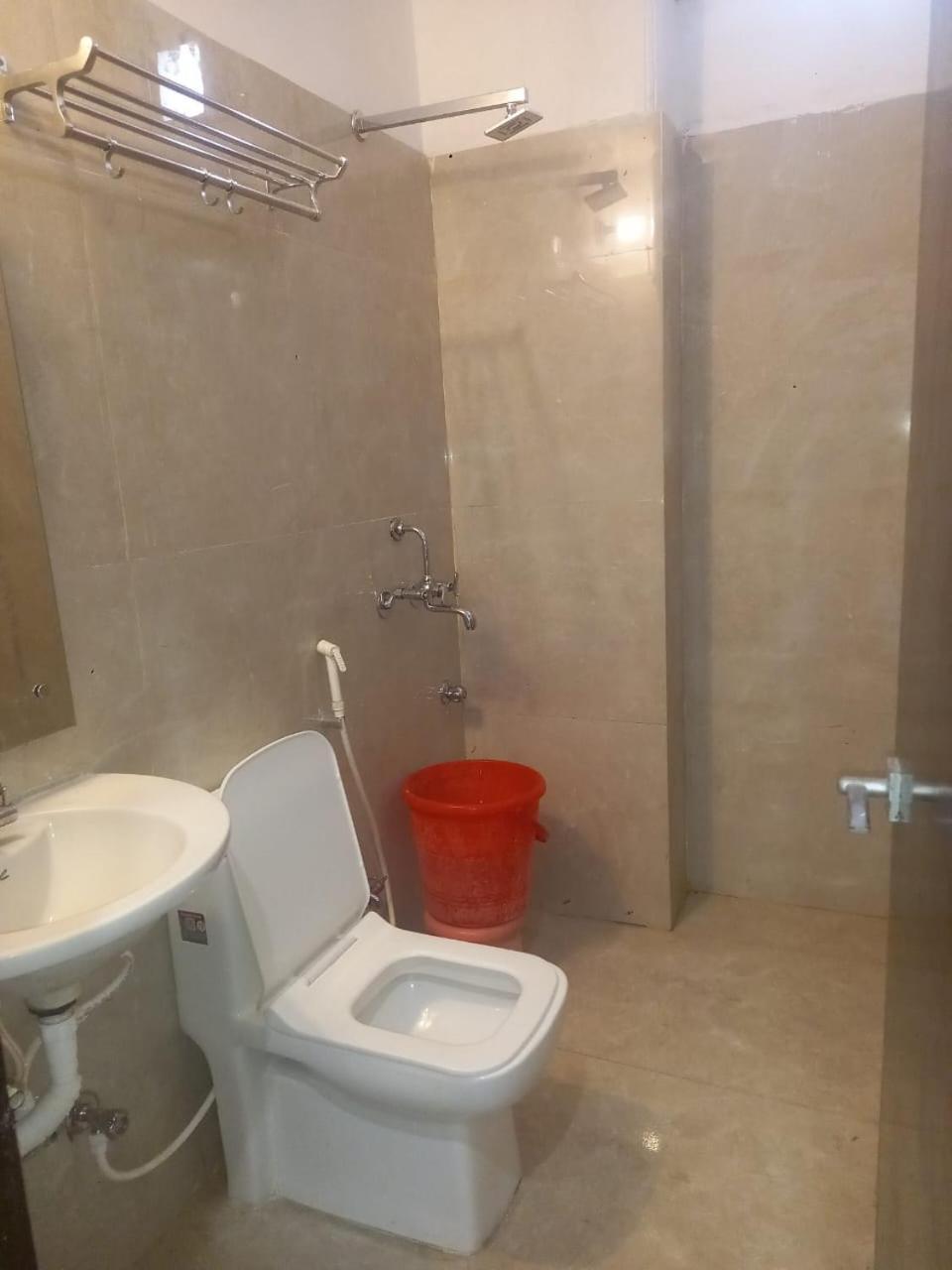 Hotel The First By Goyal Hotelie Agra  Zewnętrze zdjęcie