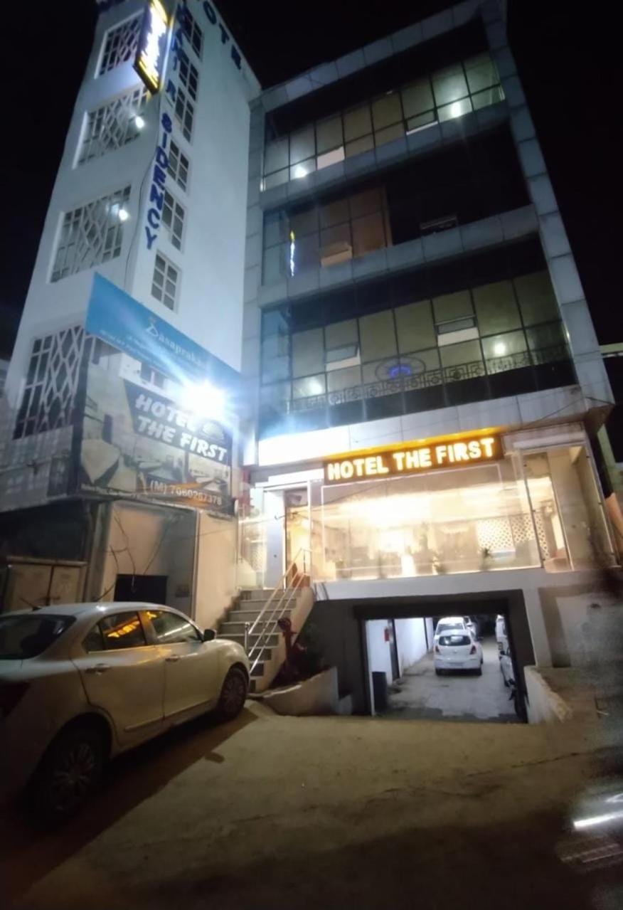 Hotel The First By Goyal Hotelie Agra  Zewnętrze zdjęcie