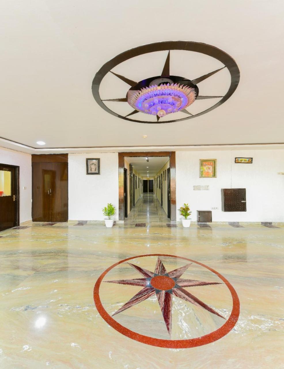 Hotel The First By Goyal Hotelie Agra  Zewnętrze zdjęcie